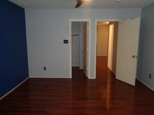 Building Photo - 810 Oak W Dr