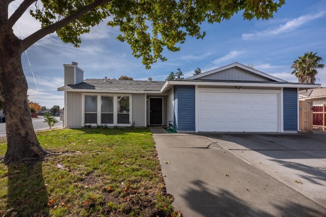 Building Photo - 7936 Sunrise Greens Dr