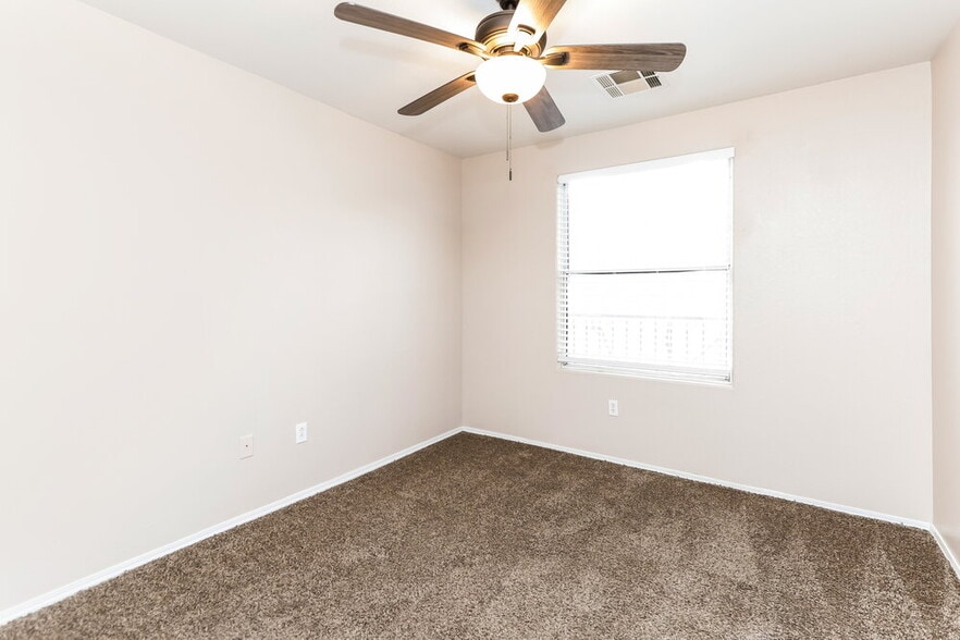 Building Photo - 10425 Concetta Ave