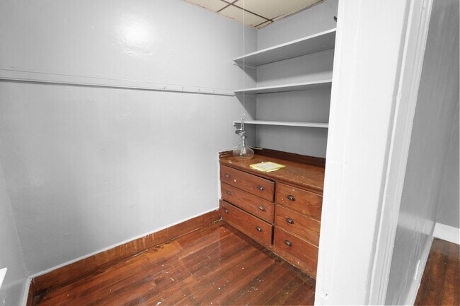 Building Photo - 15 1/2 Mendon Street