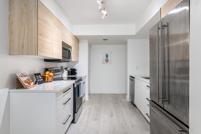 Kitchen - 950 Egret Cir