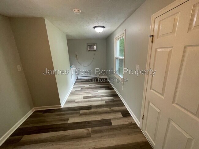 Building Photo - 511B Winston Ridge Rd