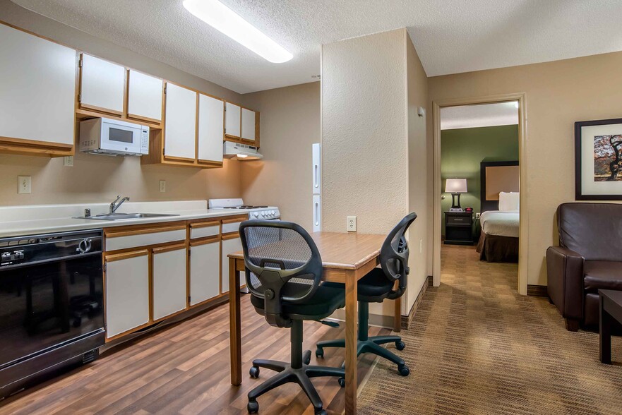 Building Photo - Furnished Studio-South Bend - Mishawaka - ...