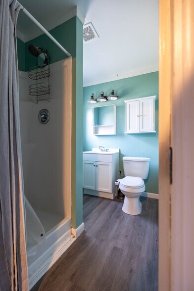 Building Photo - 175 Gillette Ave