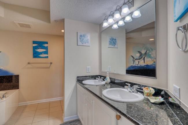 Building Photo - 2151 Bridge View Ct