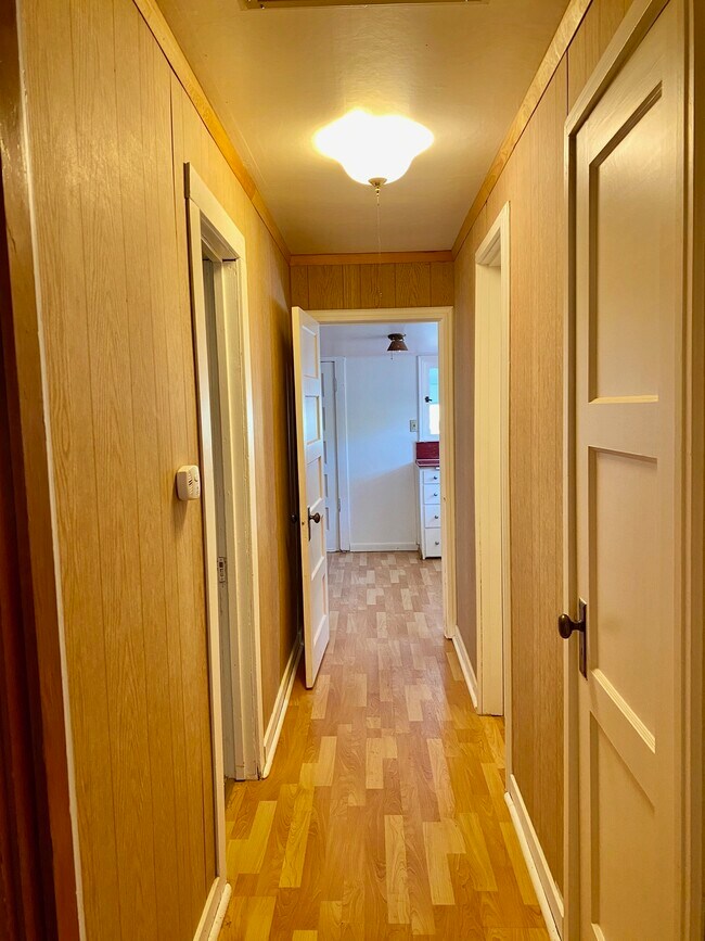 Building Photo - 10217 Ridgeview Dr