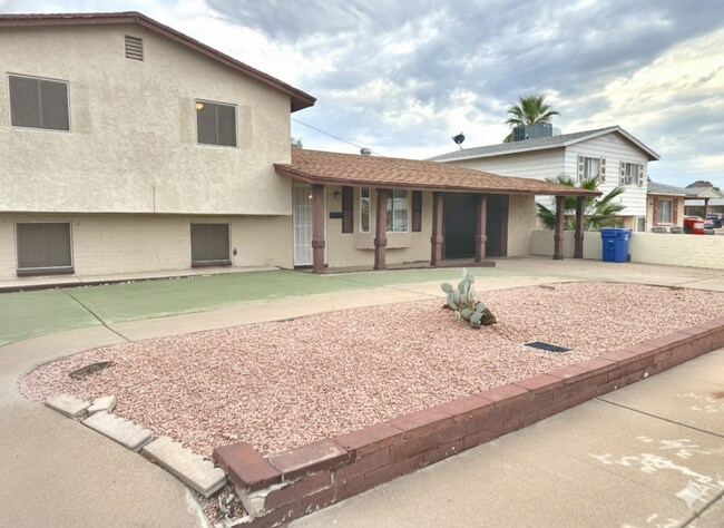 Building Photo - 5BR/2BA - OPEN HOUSE -  GREAT HOUSE! NEAR ASU- AVAILABLE