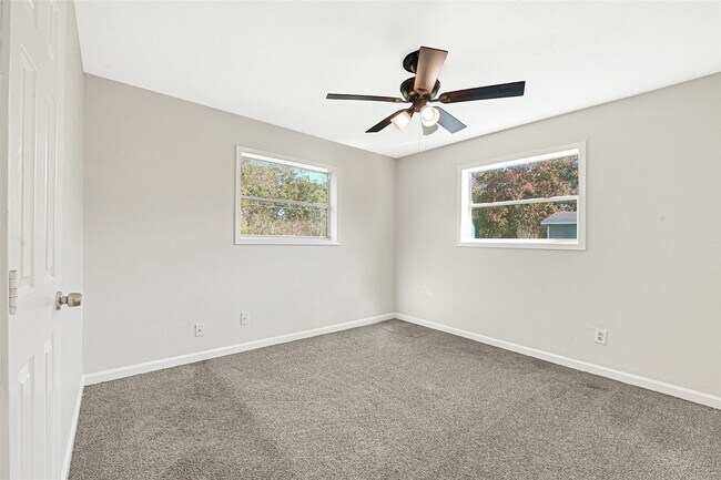 Building Photo - 3322 1st Ave S