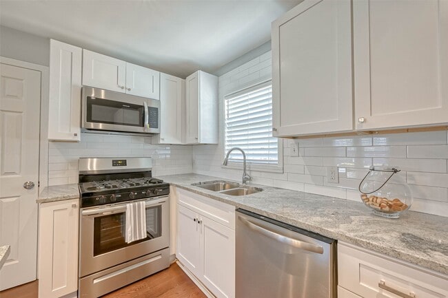 Building Photo - 3818 Noah St