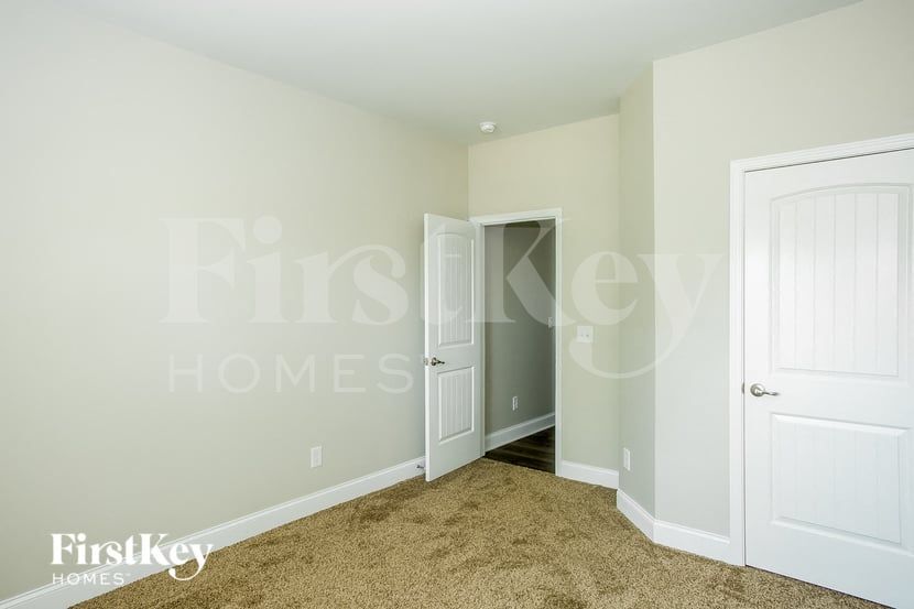 Building Photo - 6991 Collinwood Lane