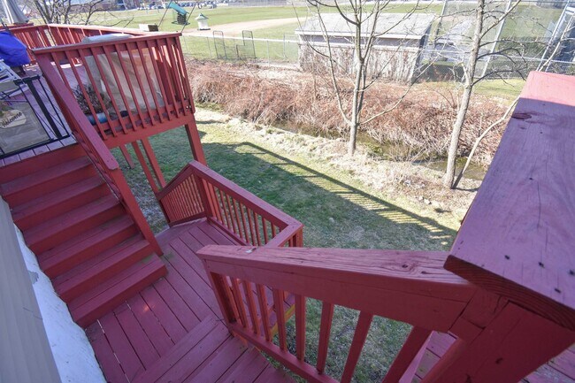 Building Photo - Two Bedroom Apartment in Jersey Shore with Many Amenities!