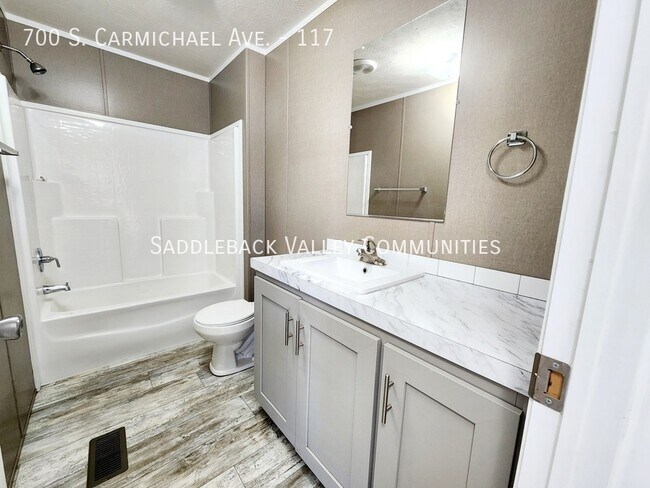 Building Photo - 700 S Carmichael Ave