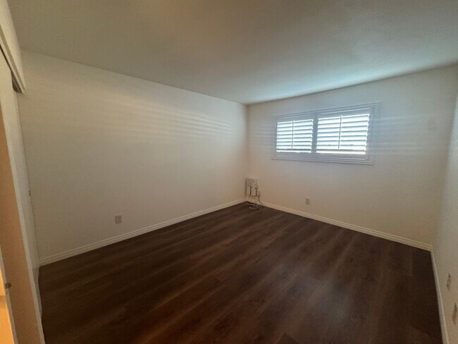 Building Photo - 23629 Golden Springs Dr