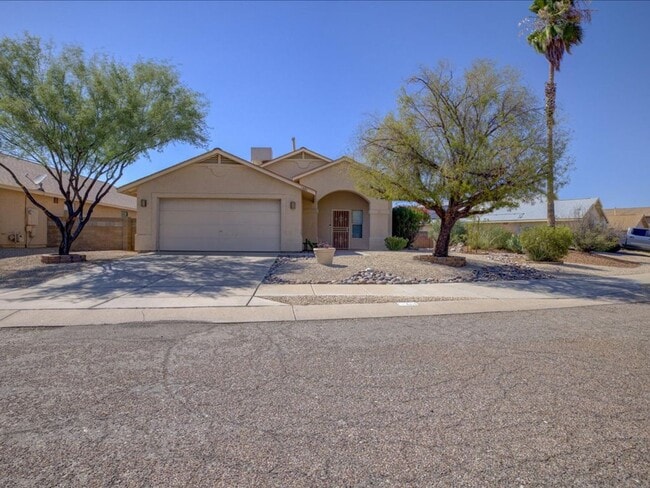 Building Photo - 3 Bed/2 Bath- GREAT Location Near Downtown