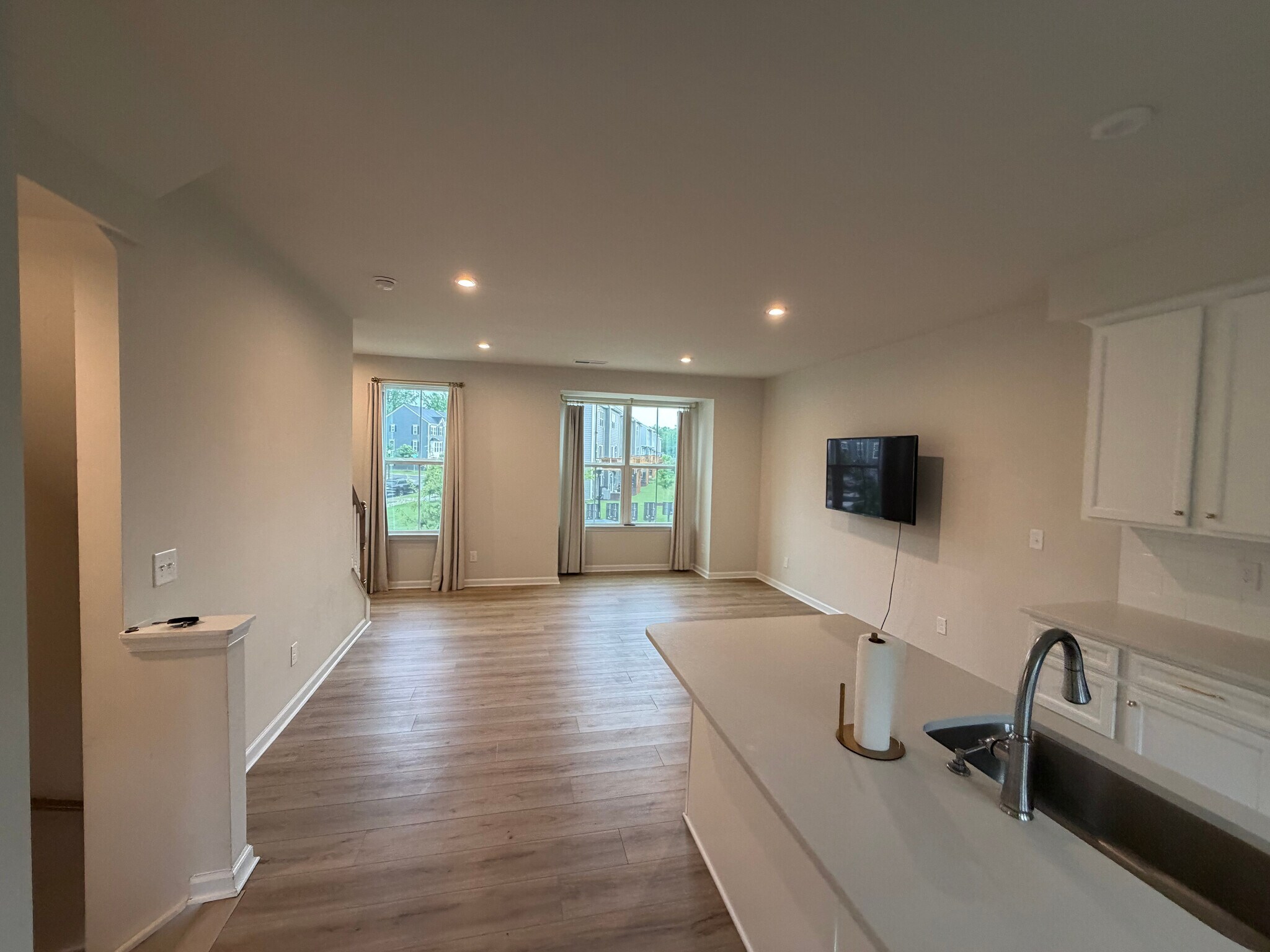 Building Photo - Room in Townhome on Beeler Ln