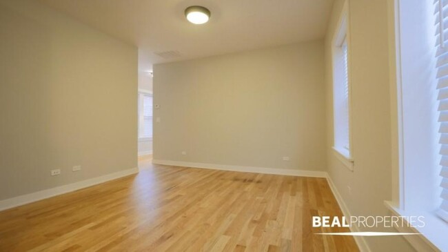 Building Photo - 2 bedroom in CHICAGO IL 60625