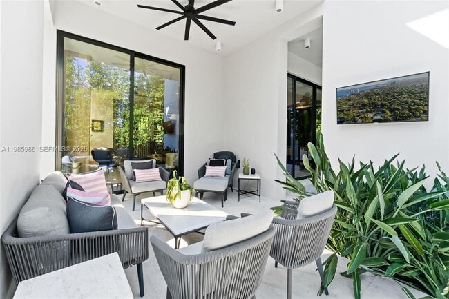 Building Photo - 8625 NE 10th Ave