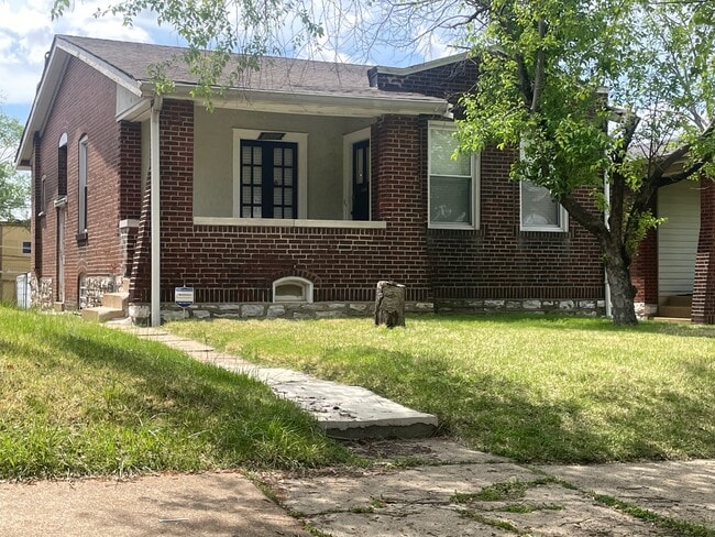 Building Photo - 3640 Keokuk St