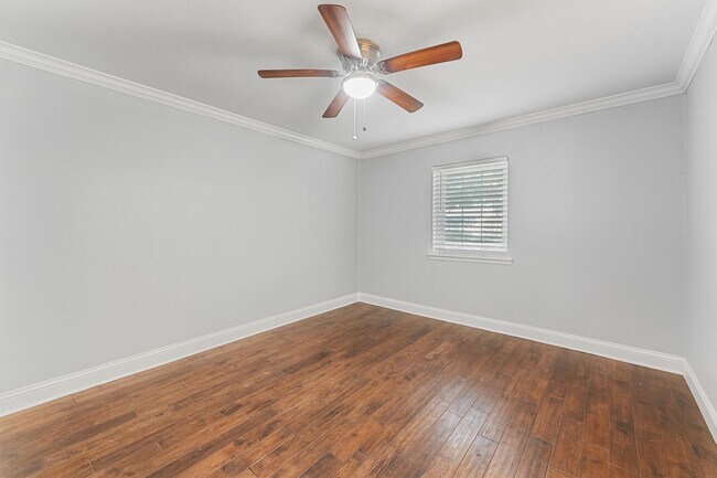 Building Photo - 10719 Del Monte Dr