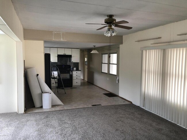 Building Photo - 215 Holiday Park Blvd NE