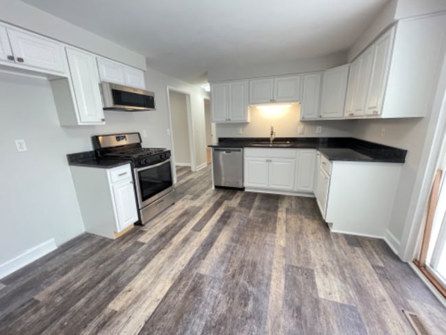 Building Photo - 30 June Dr