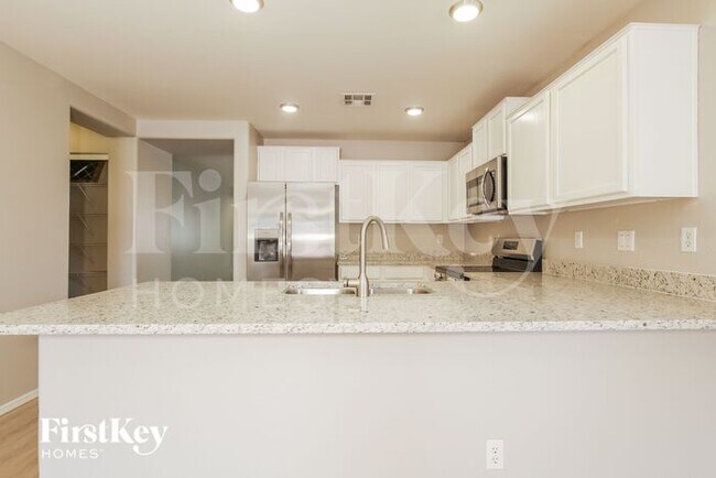 Building Photo - 11597 W Vogel Ave