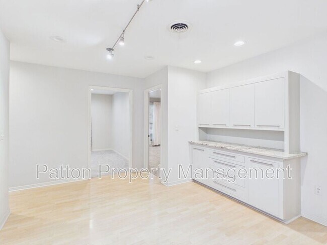 Building Photo - 6810 Montague Dr