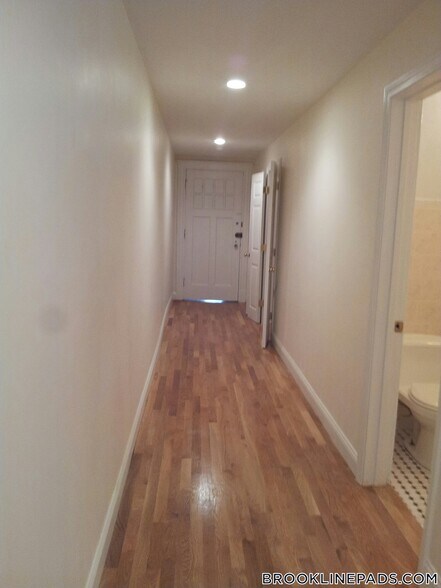 Building Photo - 56 Egmont St