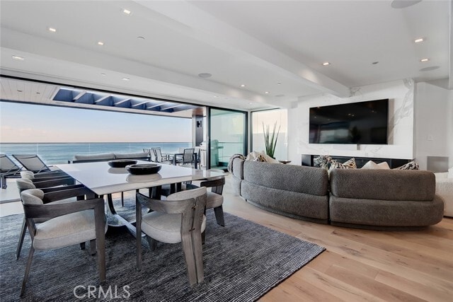 Building Photo - 1208 The Strand