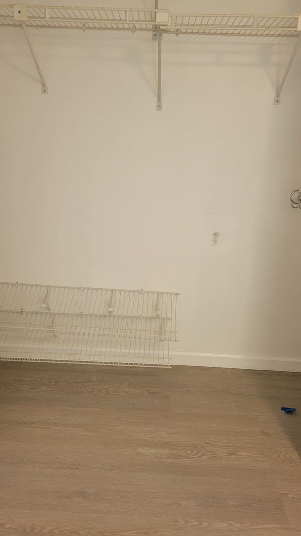 Building Photo - Annual unfurnished nicely renovated 2/2 villa near the Ringling Museum