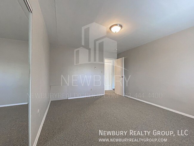 Building Photo - 1459 Poplar St