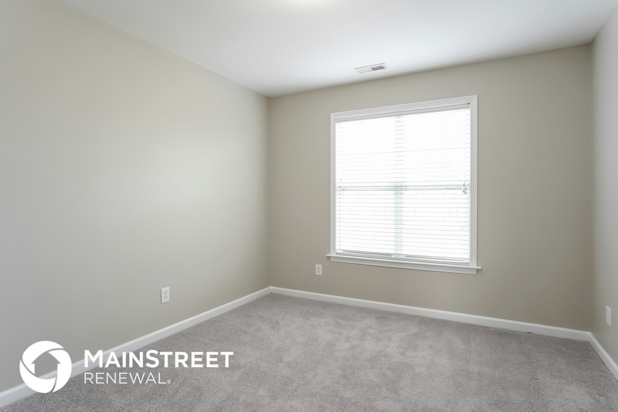 Building Photo - 203 Majestic Oak Dr