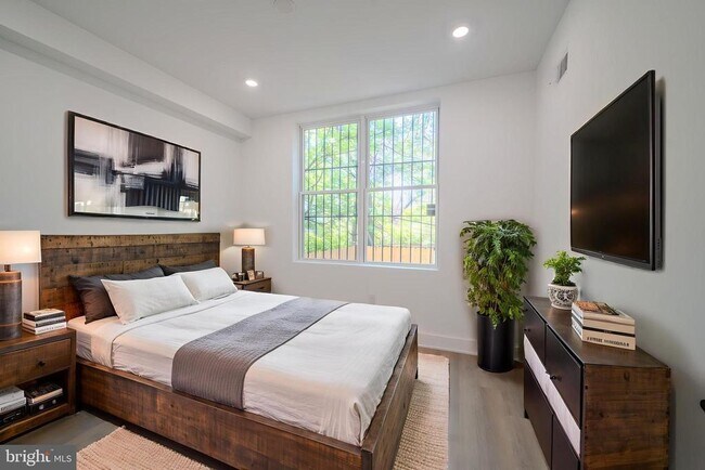 Building Photo - 1710 N 24th St