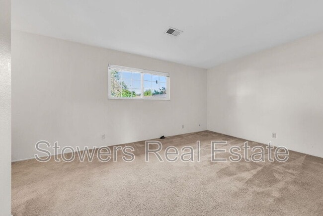 Building Photo - 925 St Louis Ct