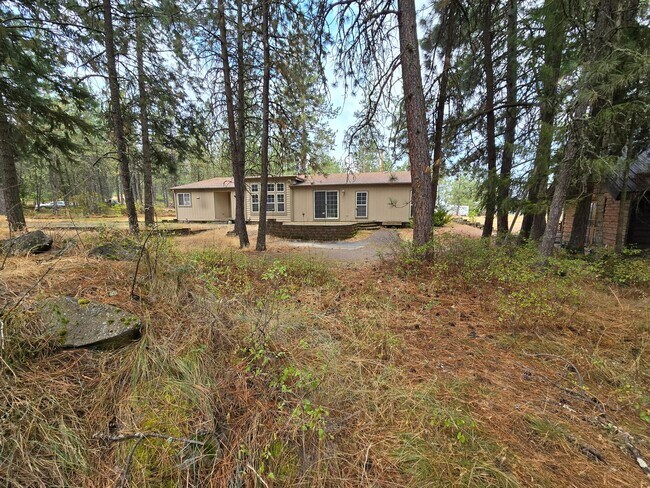 Building Photo - 4161 W Foothill Dr