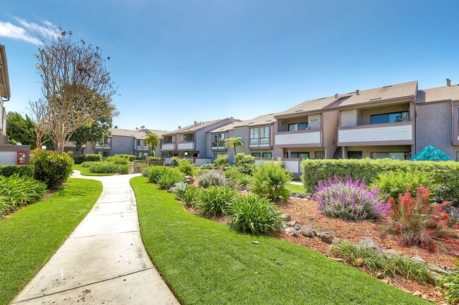 Building Photo - 9209 Village Glen Dr