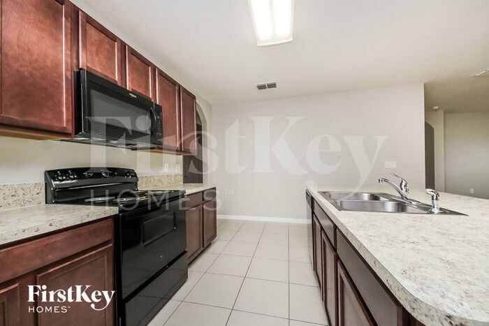 Building Photo - 1425 Tawny Ridge Rd