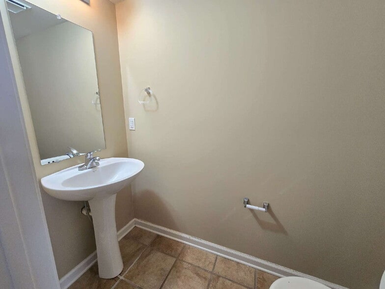 Building Photo - 5D BLACKJACK WAY, CLARKSVILLE, TN 37040