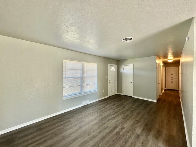Building Photo - 1502 NW 47th St