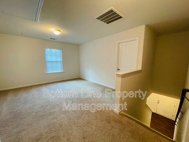Building Photo - 5316 Park Brook Dr