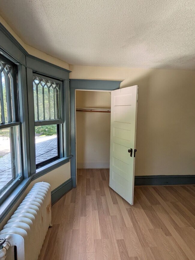 Building Photo - Charming 5-bedroom home in the heart of Hamline–Midway!