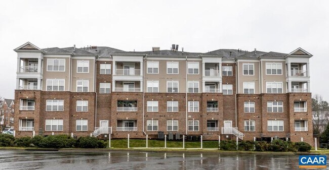 Building Photo - 1051 Glenwood Station Ln