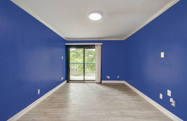 Building Photo - 2814 S Bartell Dr