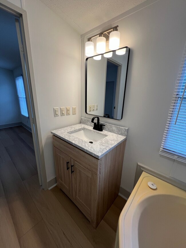 Building Photo - 1609 Walden Rd