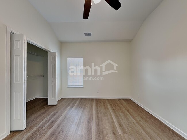 Building Photo - 936 Anchor Way NE