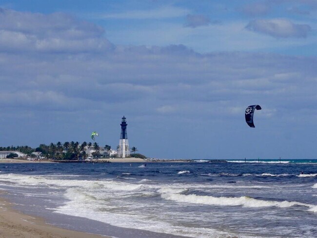 Building Photo - 305 N Pompano Beach Blvd