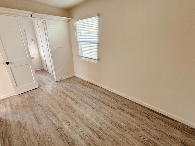 Building Photo - Secluded Back House w/ Private entry