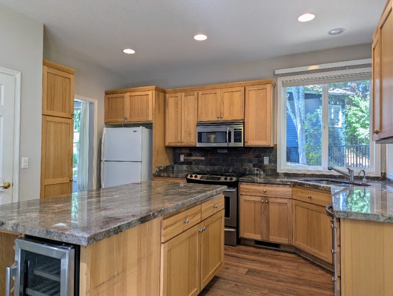 Building Photo - 12150 SW Sheldrake Way