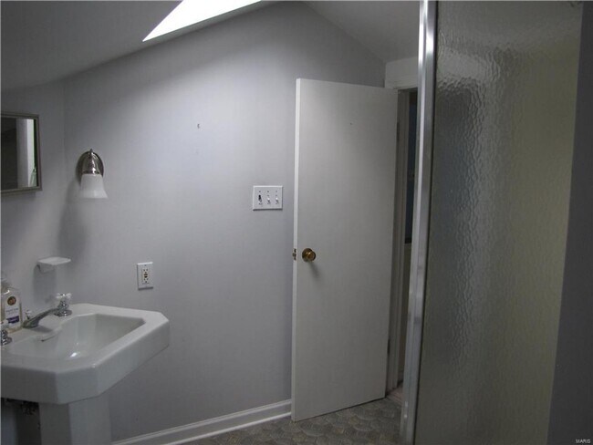 Building Photo - 1313 Claytonia Terrace