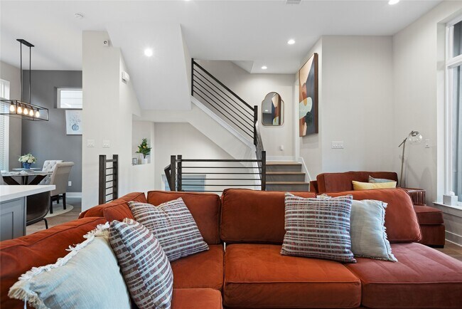 Building Photo - 1410 Milby St